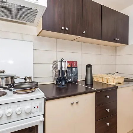 Pet Friendly In With Kitchen Banjol